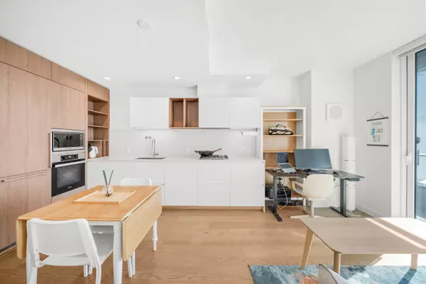 Burnaby, BC V5H 0K2,6000 Mckay AVE #2701