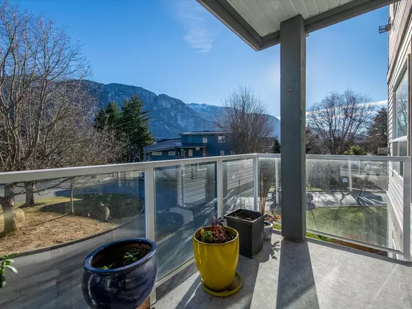 Squamish, BC V8B 0J7,1203 Pemberton AVE #203