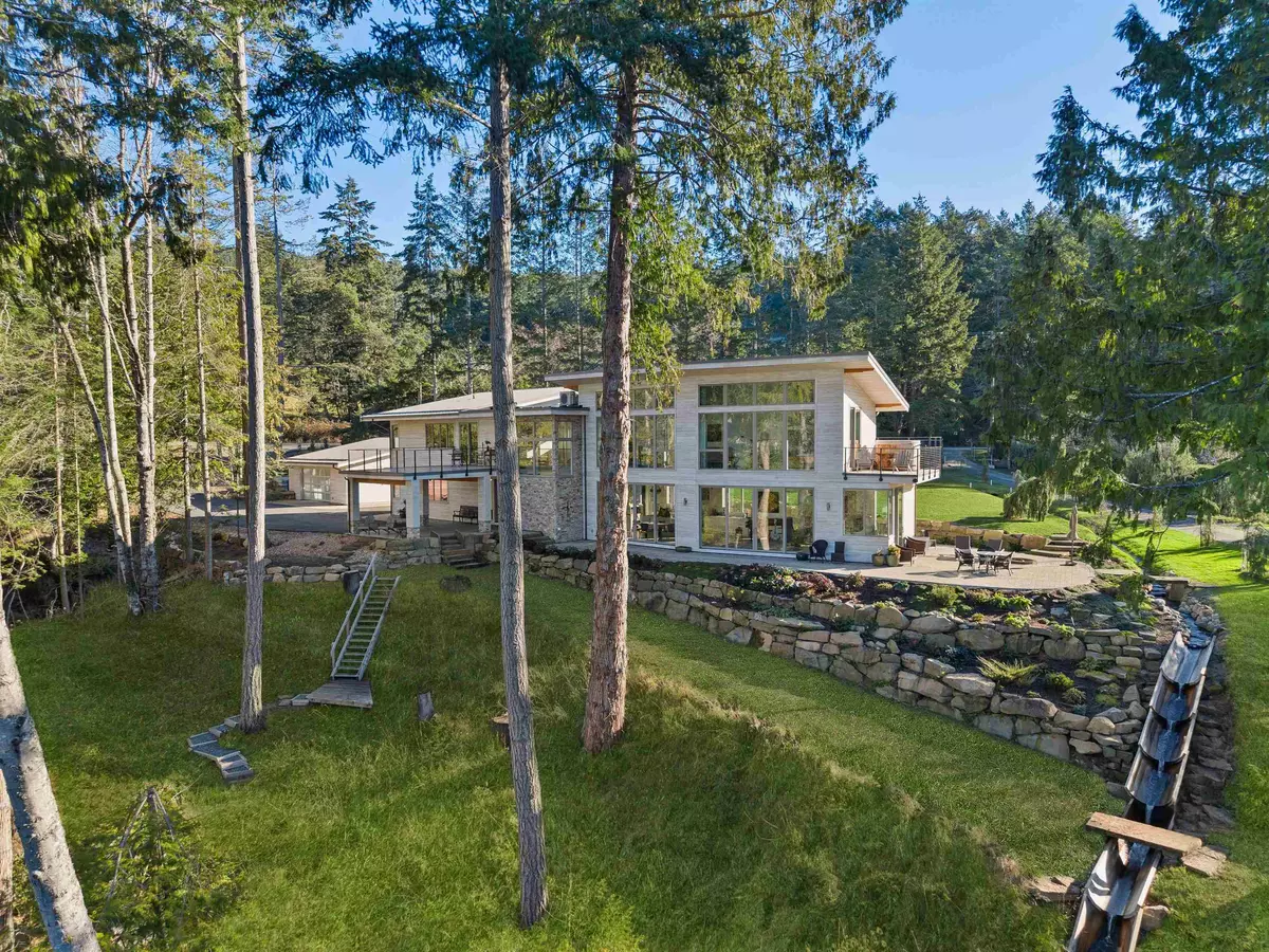 Salt Spring Island, BC V8K 1E7,820 Sunset DR