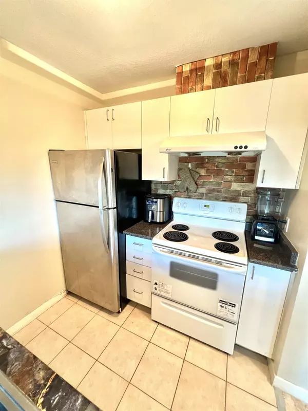 Vancouver, BC V6B 6H4,438 Seymour ST #2501