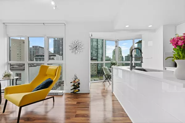 Vancouver, BC V6Z 2S8,1188 Howe ST #607