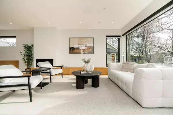 Vancouver, BC V5V 1Z8,365 E 24th AVE