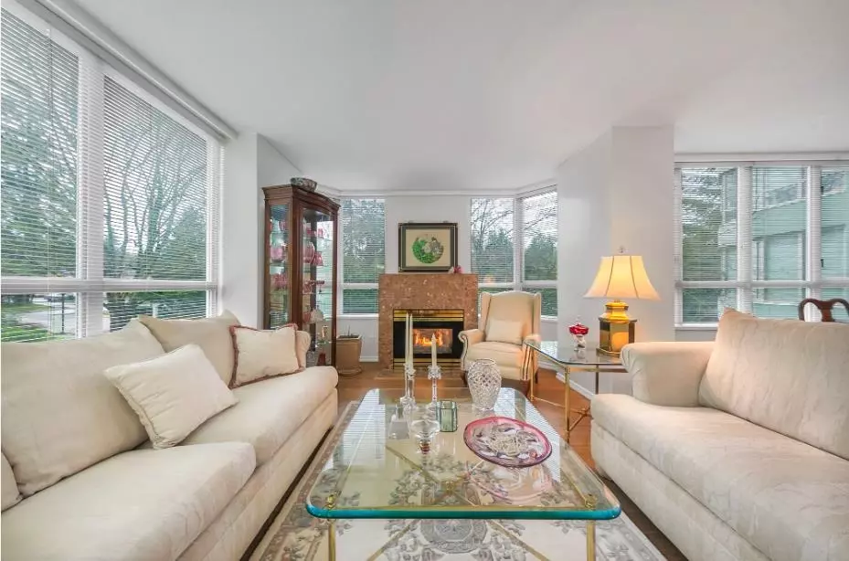 Surrey, BC V3R 0S3,10082 148 ST #203