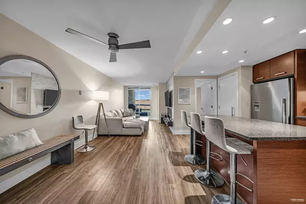 North Vancouver, BC V7M 1N7,210 W 13th ST #303