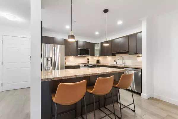 Langley, BC V3A 1G2,5488 198 ST #211