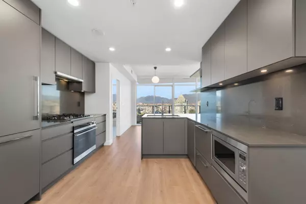 Burnaby, BC V5C 0N4,2181 Madison AVE #2606