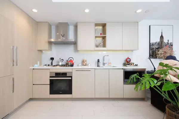 Vancouver, BC V5Y 0N3,1768 Cook ST #905