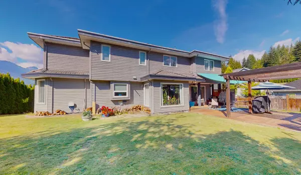 Squamish, BC V0N 1T0,2002 Glacier Heights PL