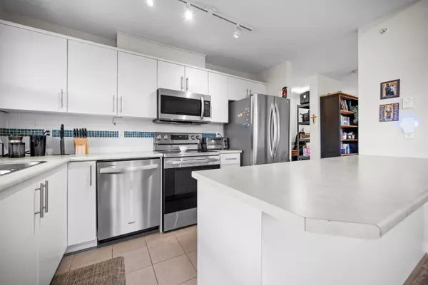 Maple Ridge, BC V2X 8W6,12248 224 ST #405