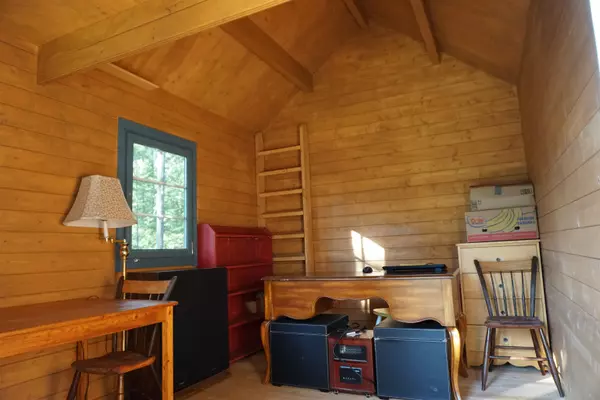 Mayne Island, BC V0N 2J2,501 Marine DR