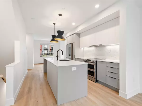 Squamish, BC V0N 3G0,38062 Helm WAY