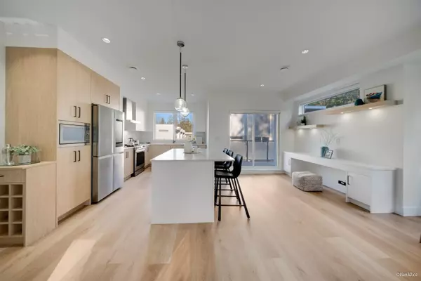 Surrey, BC V3V 0G7,12585 104a AVE #44