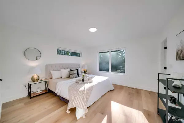 Surrey, BC V3V 0G7,12585 104a AVE #35