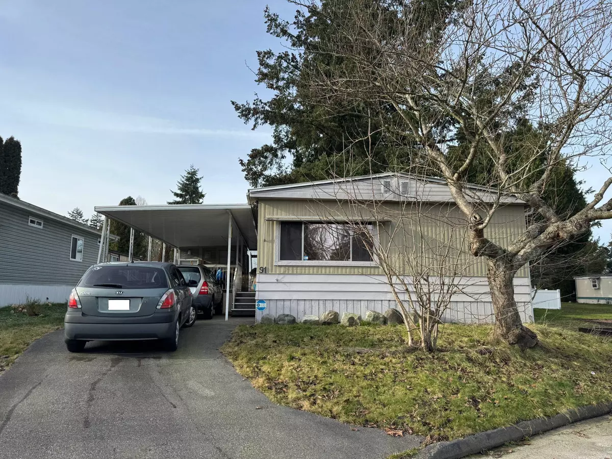 Surrey, BC V3W 5Y4,7790 King George BLVD #91