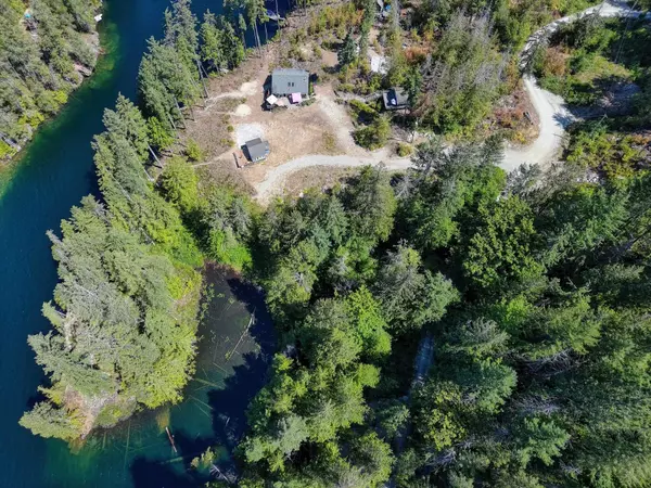 Pender Harbour, BC V0N 2H0,8625 Sakinaw Creek RD