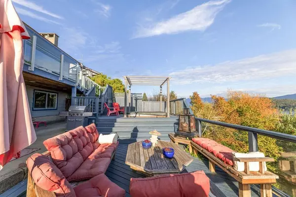 Gibsons, BC V0N 1V8,510 Abbs RD