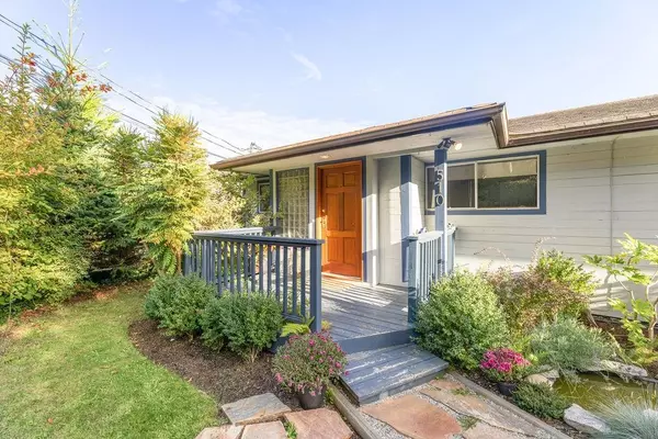 Gibsons, BC V0N 1V8,510 Abbs RD