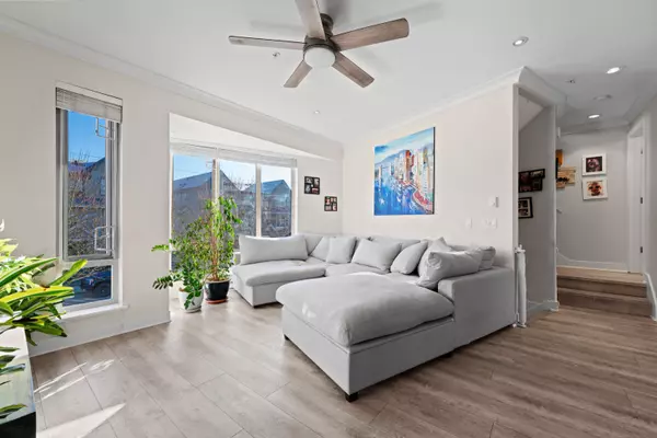 North Vancouver, BC V7J 3K6,757 Orwell ST #2