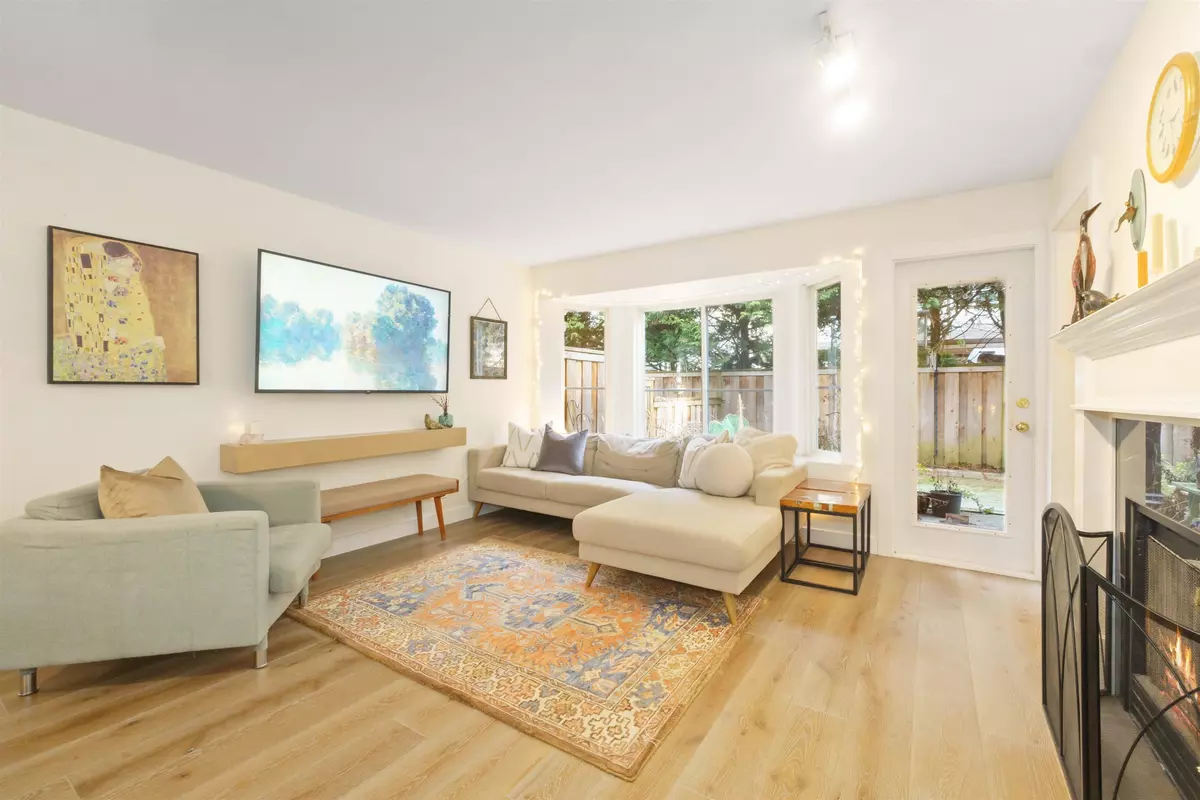 Maple Ridge, BC V2X 3G8,21801 Dewdney Trunk RD #27