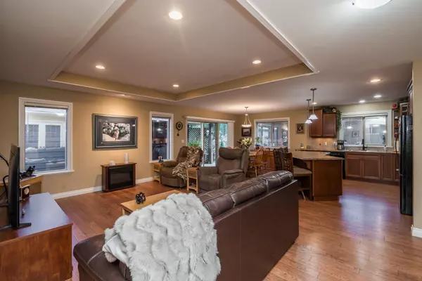 Chilliwack, BC V2R 5W6,46000 Thomas RD #208