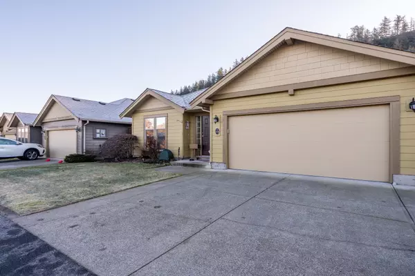 Chilliwack, BC V2R 5W6,46000 Thomas RD #208