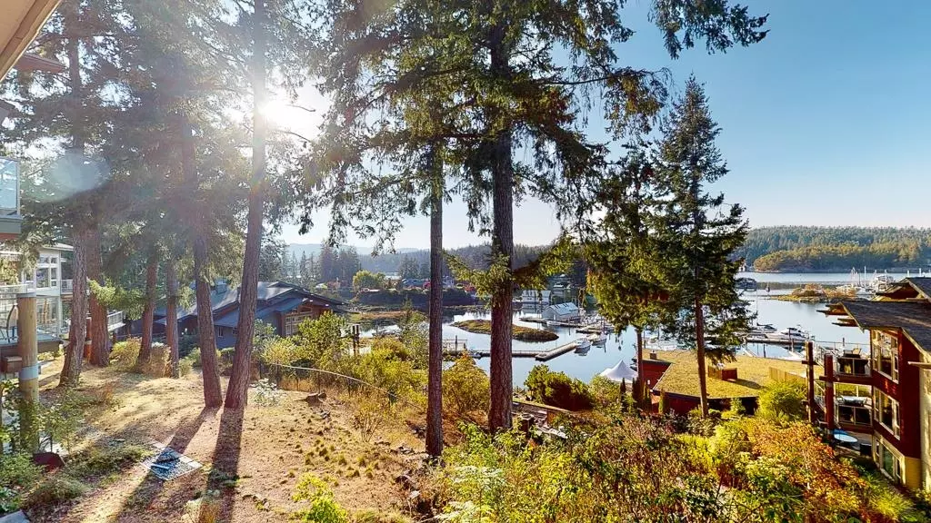 Madeira Park, BC V0N 2H0,12849 Lagoon RD #16B