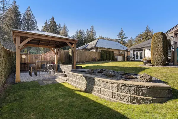 Cultus Lake, BC V2R 0K7,45348 Magdalena PL #12