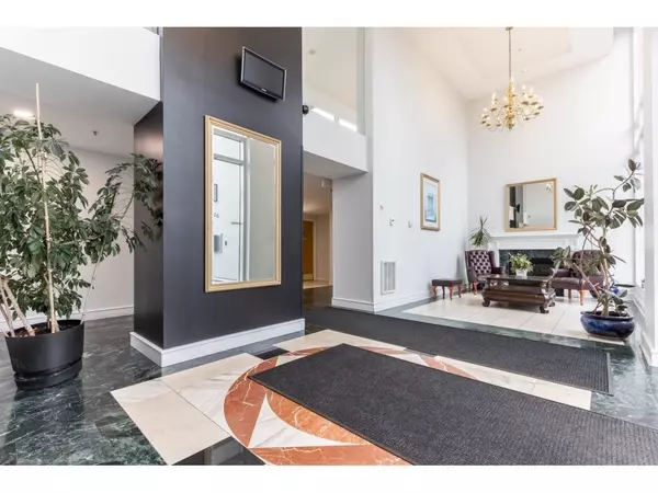 Surrey, BC V3R 0V9,14820 104 AVE #1405