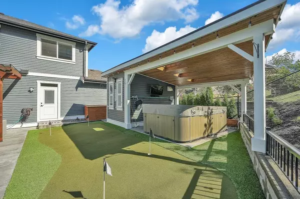 Maple Ridge, BC V2W 1G9,25422 Godwin DR