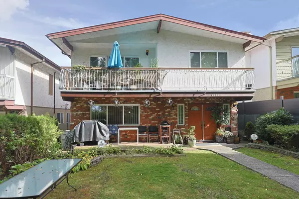 Vancouver, BC V5M 3E5,3322 Slocan ST