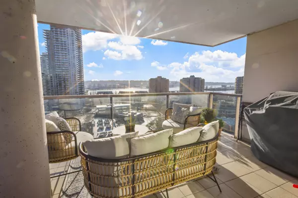 New Westminster, BC V3M 6L8,98 Tenth ST #1101