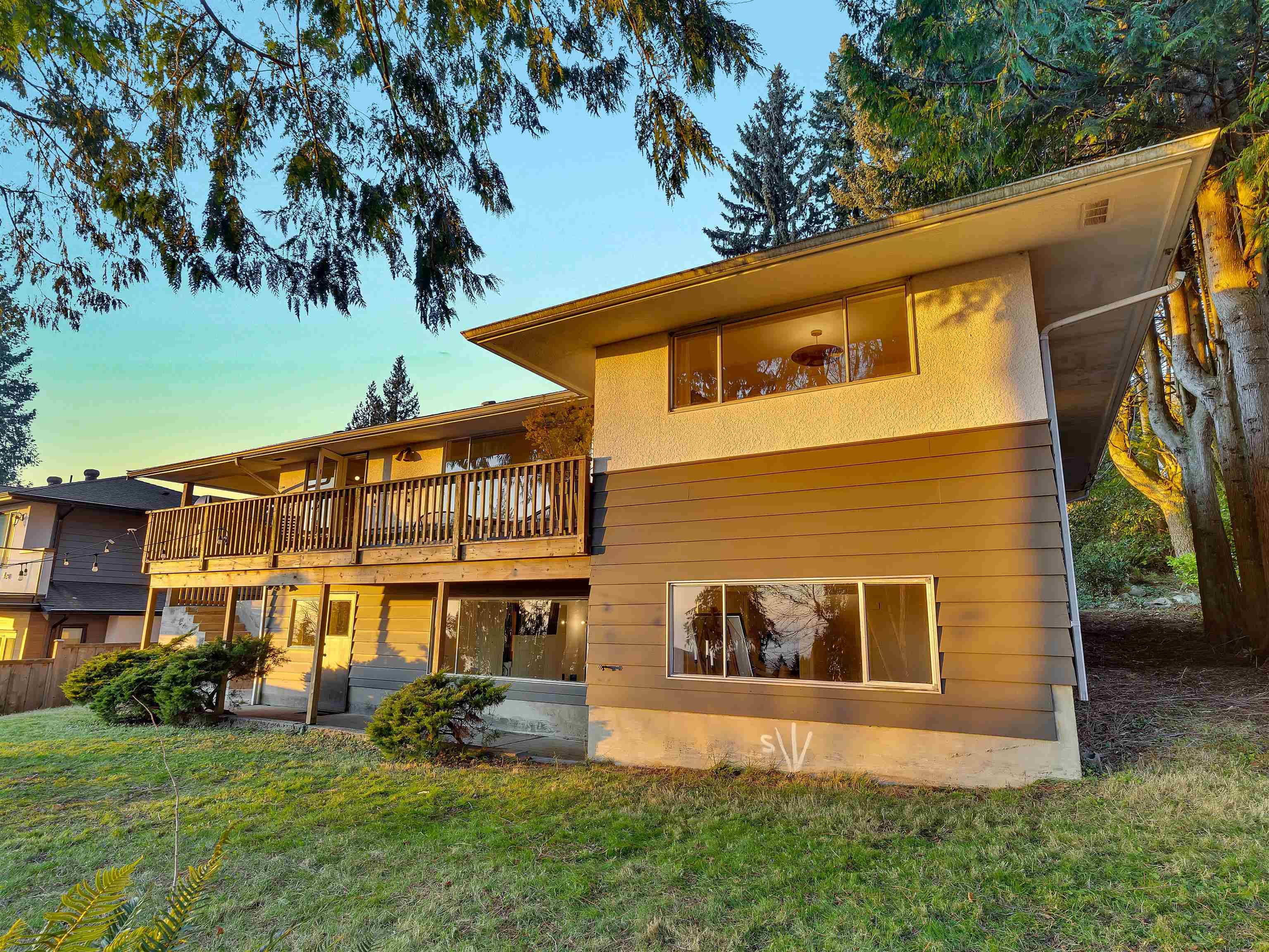 North Vancouver, BC V7N 1S3,239 Tamarack RD