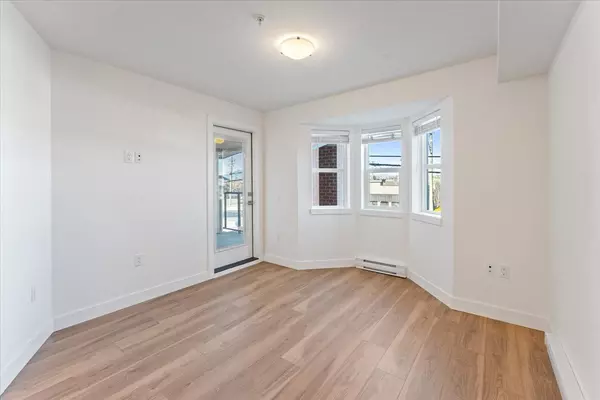 Langley, BC V3A 3X6,19730 56 AVE #212