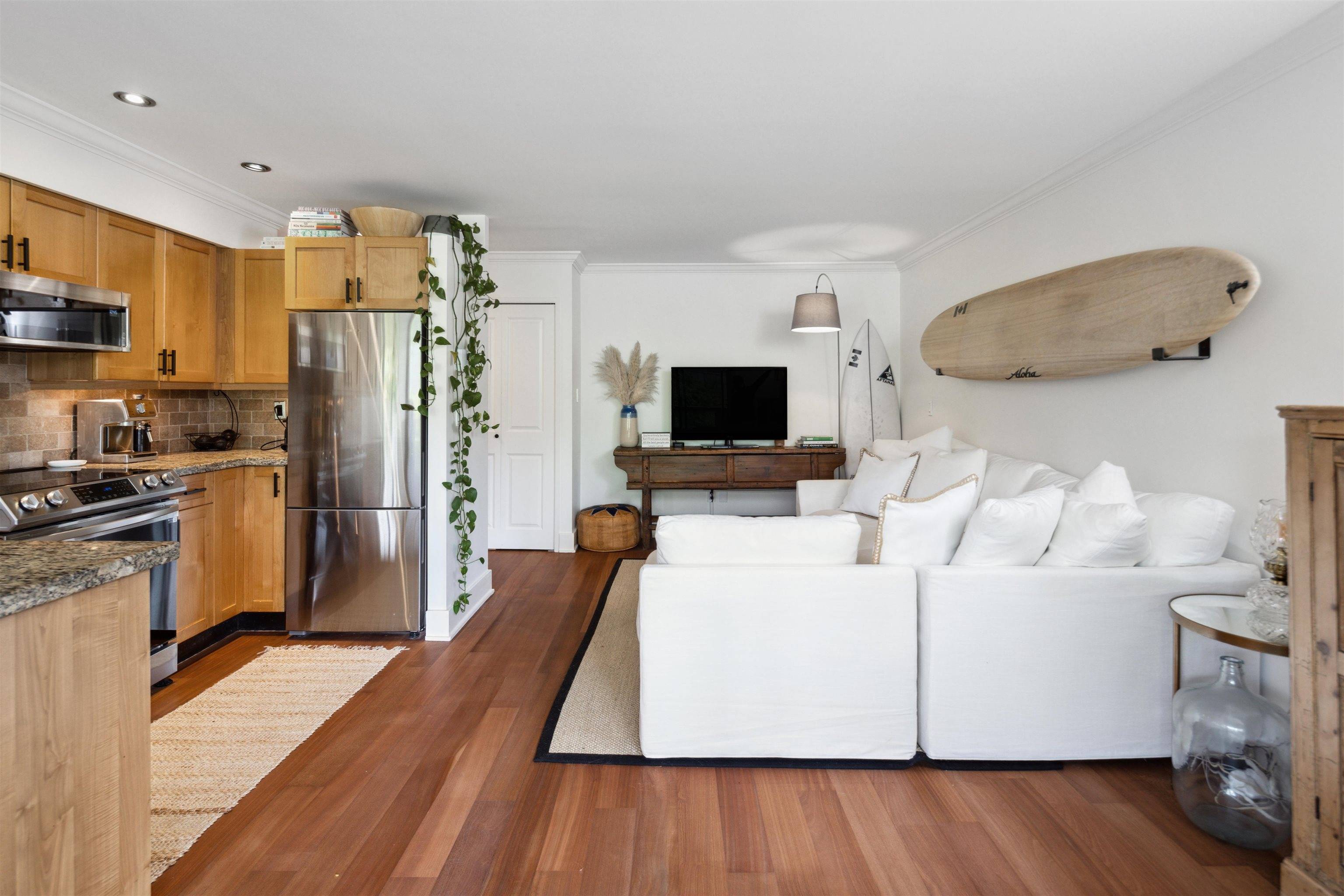West Vancouver, BC V7T 2W9,1363 Clyde AVE #309