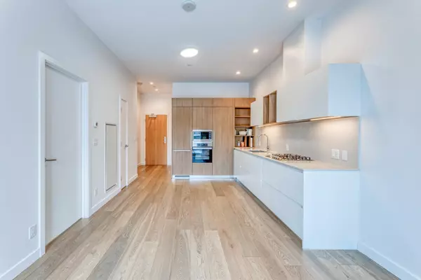 Burnaby, BC V5H 0K2,6000 Mckay AVE #305