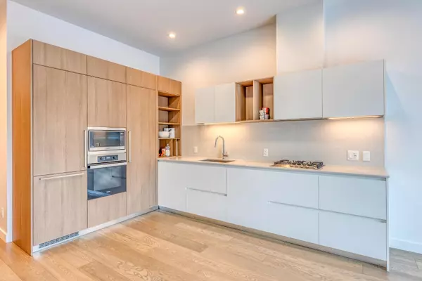 Burnaby, BC V5H 0K2,6000 Mckay AVE #305