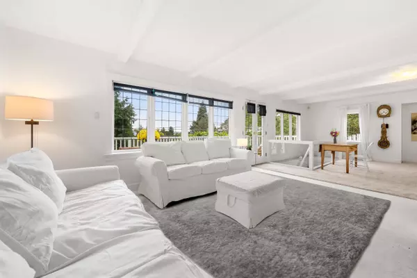 West Vancouver, BC V7V 2J2,2511 Mathers AVE