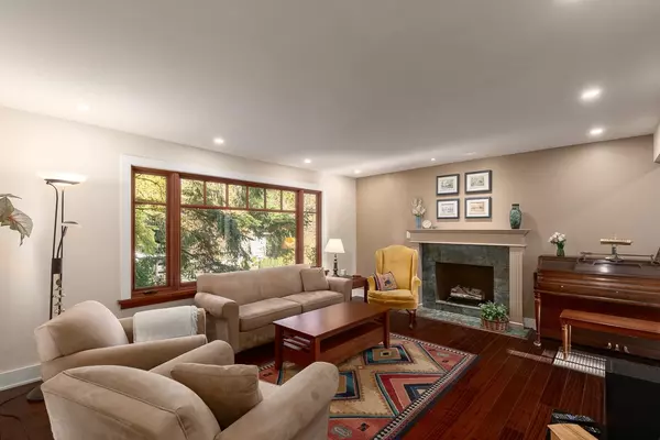 North Vancouver, BC V7J 1V3,1463 Ross RD