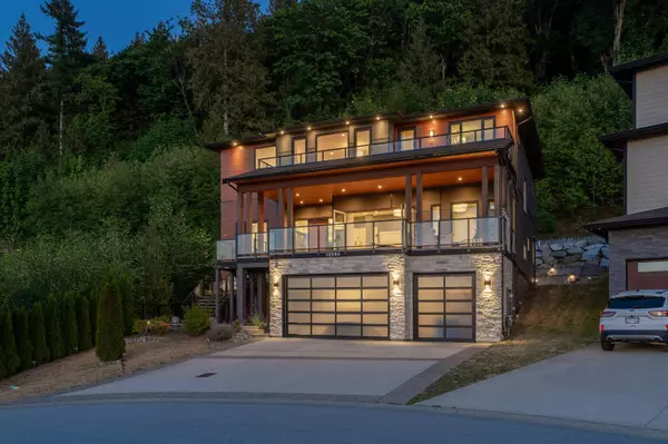 10900 Carmichael ST,  Maple Ridge,  BC V2W 0H3
