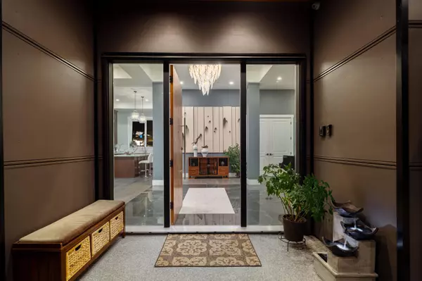 Maple Ridge, BC V2W 0H3,10900 Carmichael ST