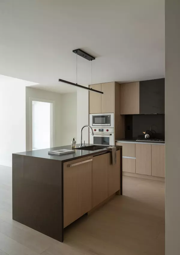 Vancouver, BC V6N 0E8,3636 W 39th AVE #405