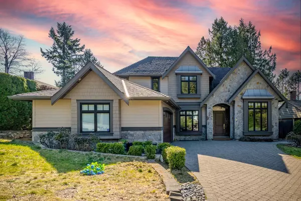 North Vancouver, BC V7R 1Z9,709 Handsworth RD