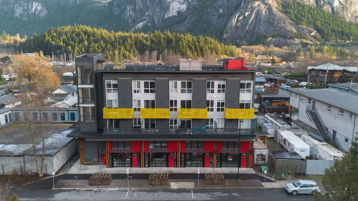 Squamish, BC V8B 1C3,37762 Third AVE #204