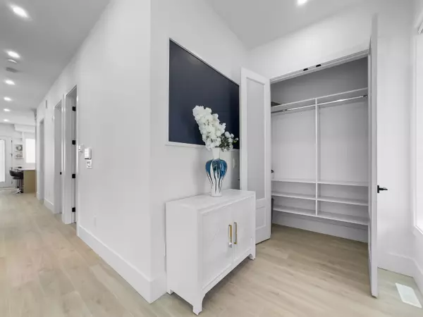 Langley, BC V2Y 1V5,20542 75 AVE