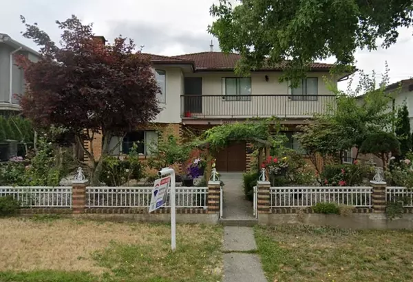 Burnaby, BC V5C 3C7,4421 Parker ST