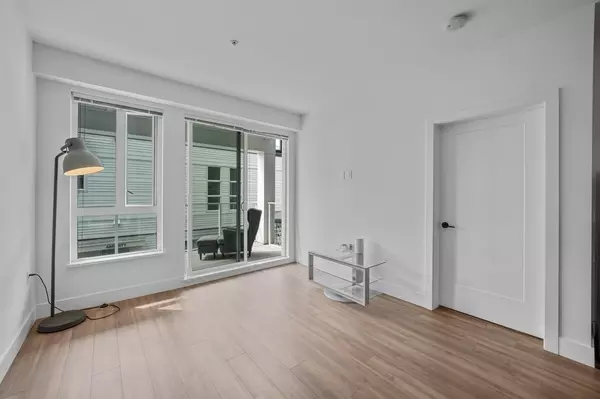 Vancouver, BC V6P 0J1,6933 Cambie ST #201