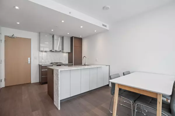 Burnaby, BC V5H 0H4,6098 Station ST #2808