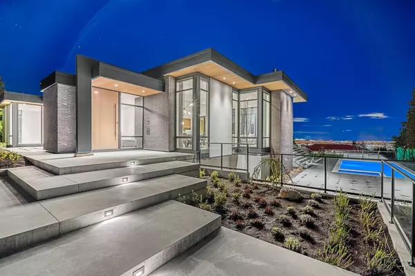 West Vancouver, BC V7S 1X9,1015 Greenwood PL