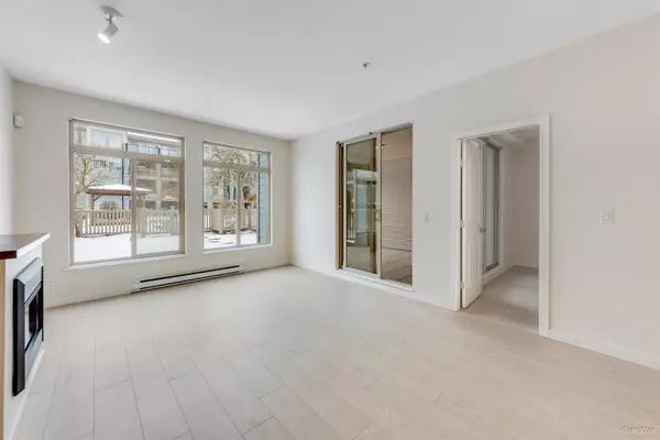 Surrey, BC V3R 0B3,15380 102a AVE #125