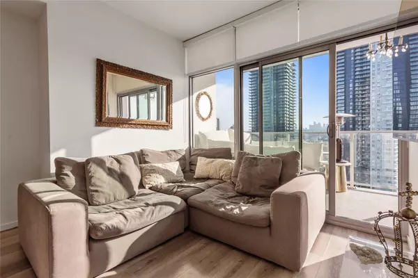 Burnaby, BC V5C 0L2,1888 Gilmore AVE #2005